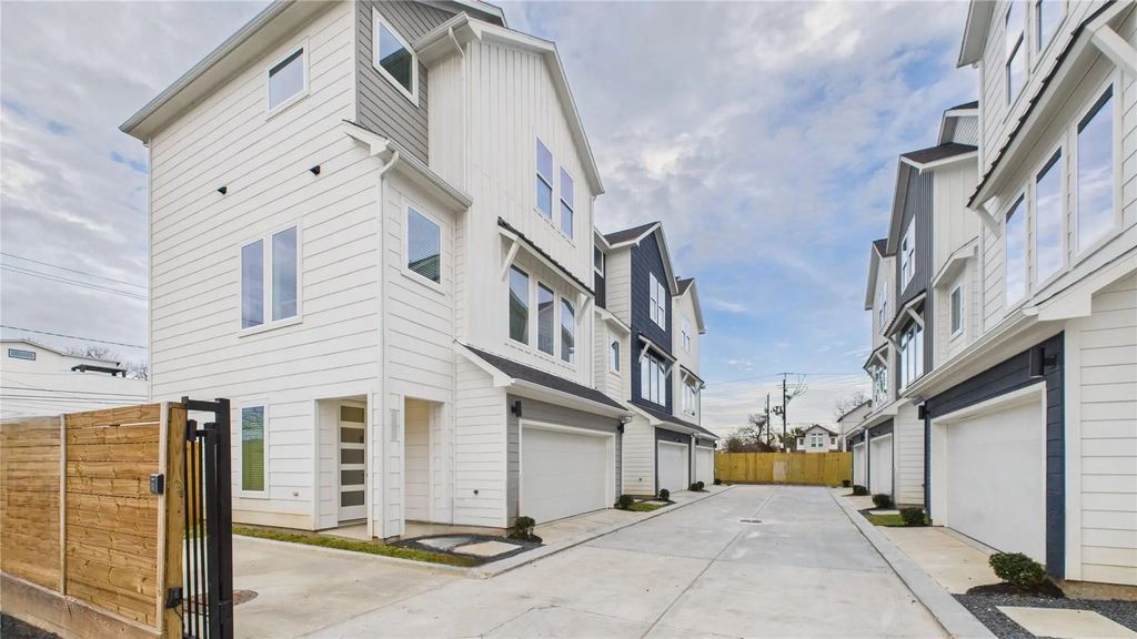 2426 Freeman Street, Houston