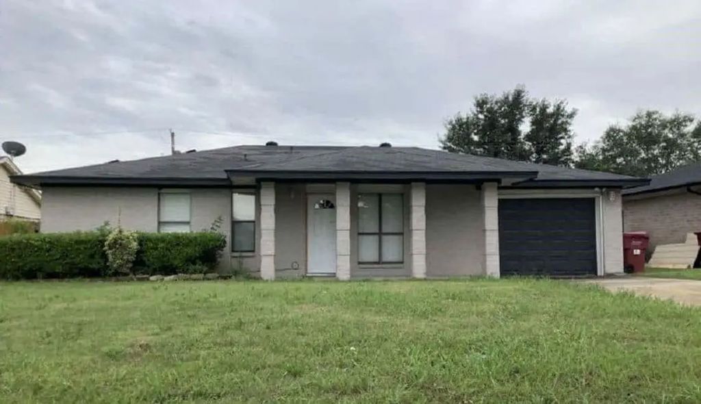 909 Loganwood Drive, Royse City