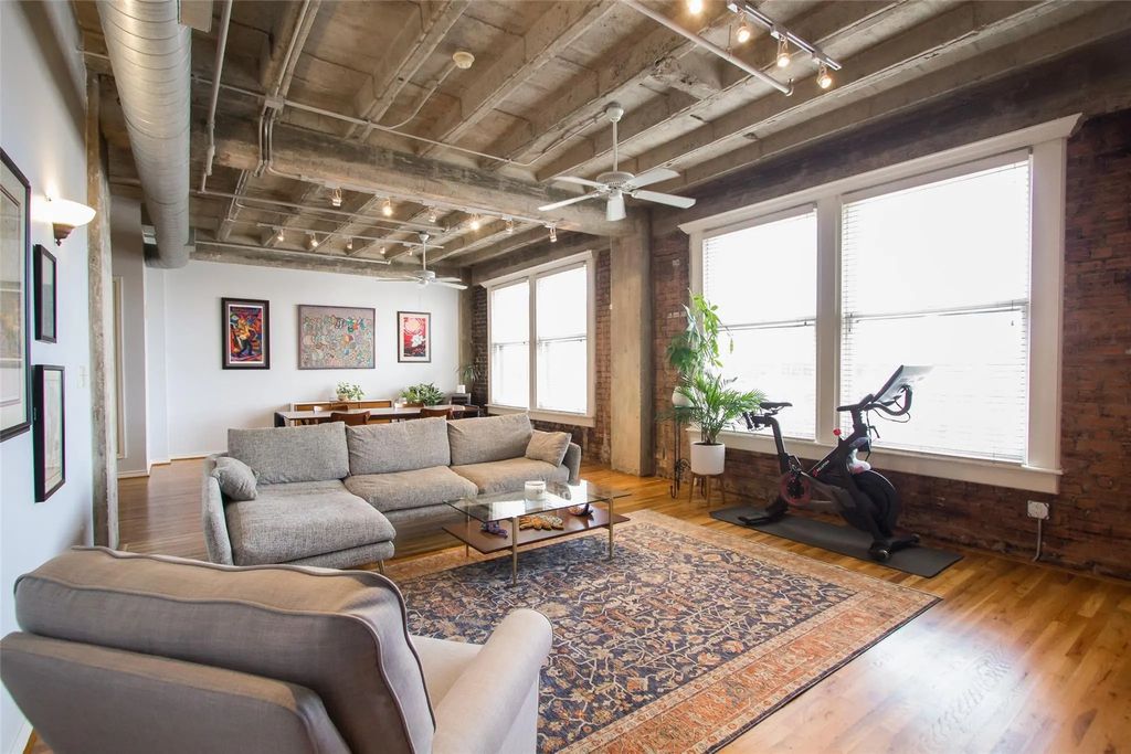201 Main Street 4f, Houston