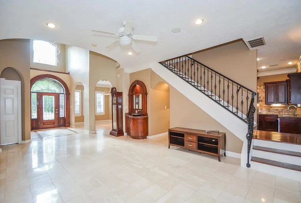 2326 Walnut Bend Lane, Houston