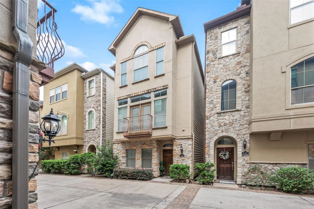 562 Bomar Street, Houston
