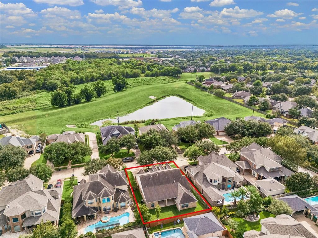 7715 Bayou Green Lane, Sugar Land