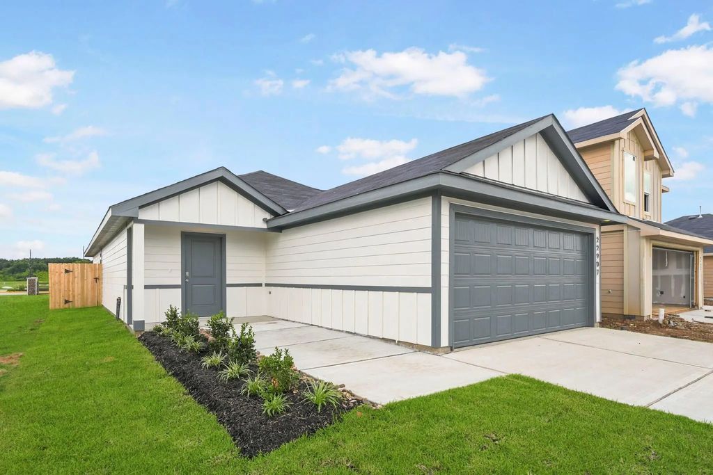 22907 Primrose Wind Lane, Hockley