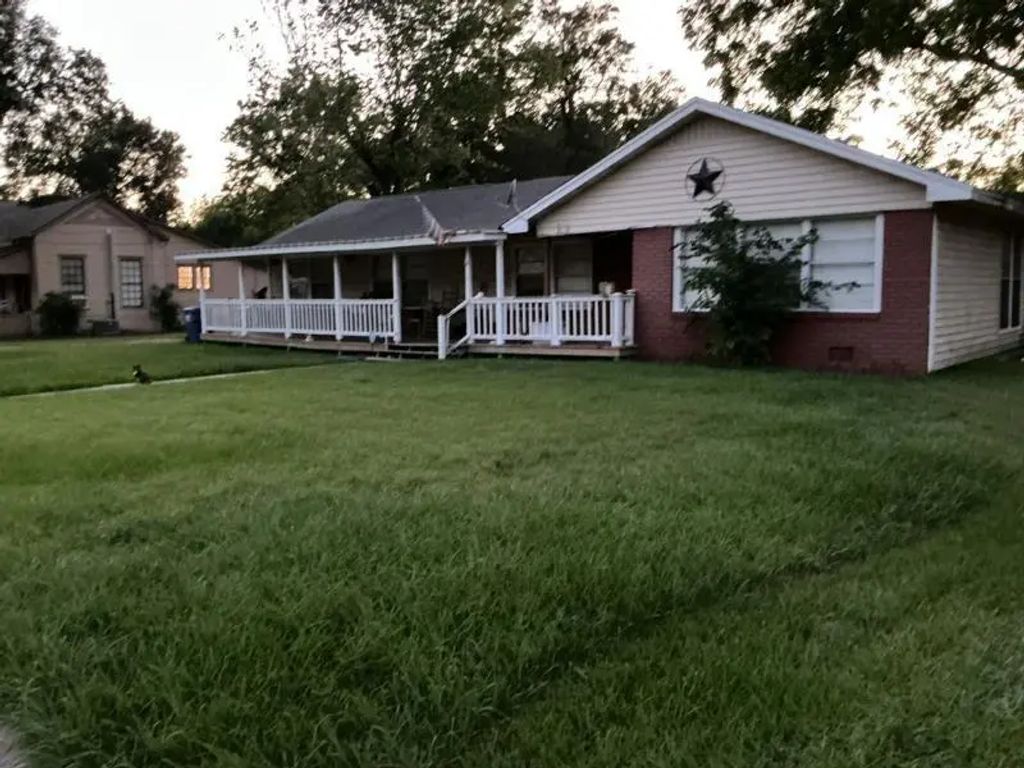 517 N Lake Avenue, Eagle Lake