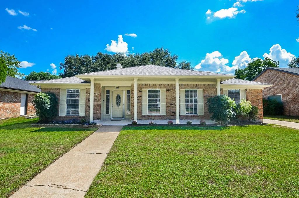 22135 Elsinore Drive, Katy