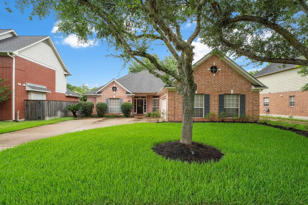 7319 Emerald Glen Drive, Sugar Land