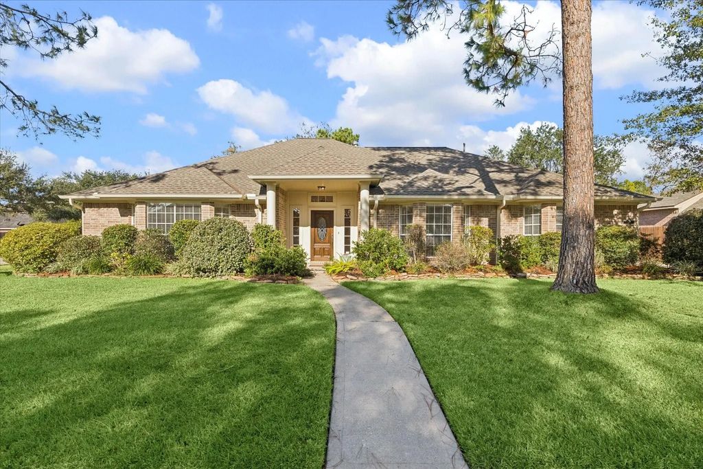 501 Pine Bluff Drive, Friendswood