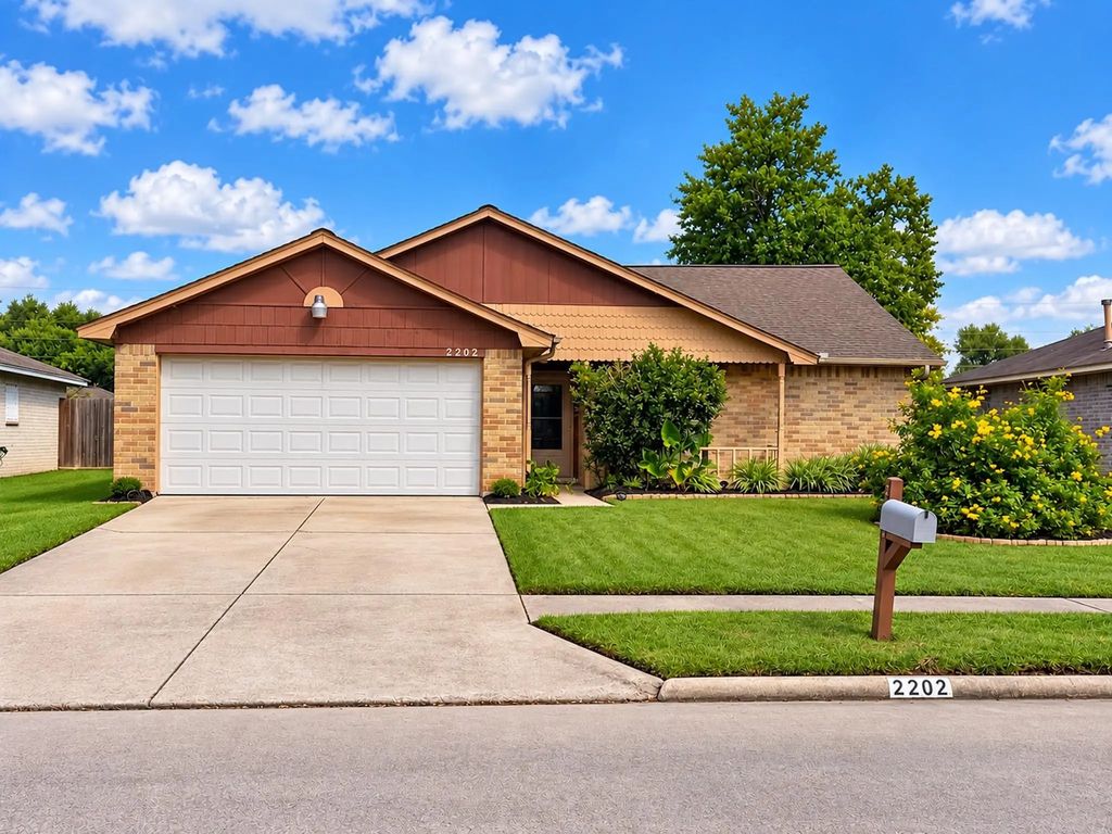 2202 W Greens Road, Houston