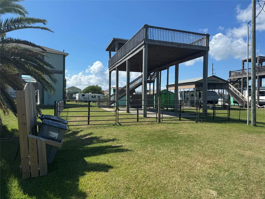 851 Trout Boulevard, Crystal Beach