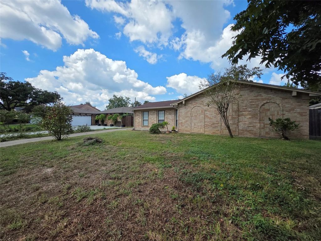 10302 Windriver Drive, Houston