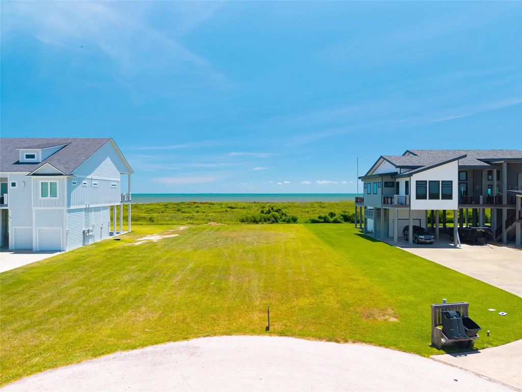 3606 Biscayne Beach Road, Crystal Beach