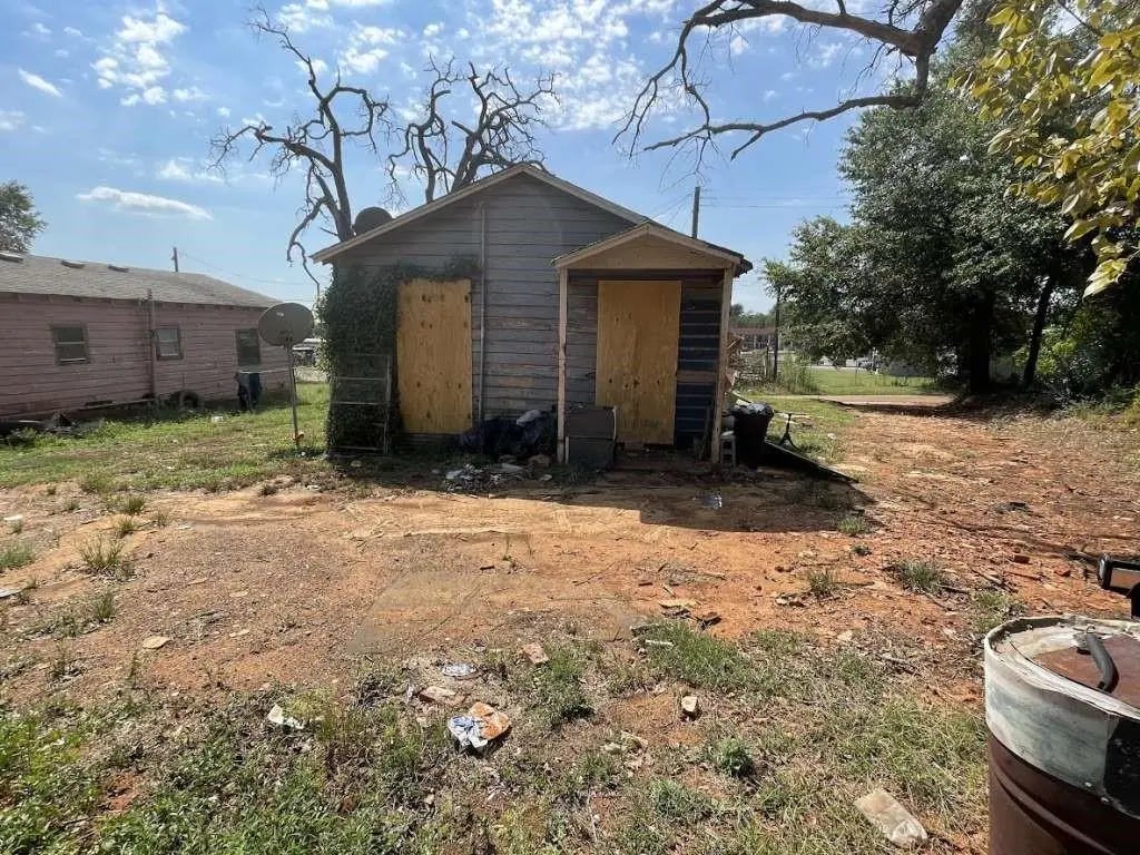 202 Mcneil Street, Palestine