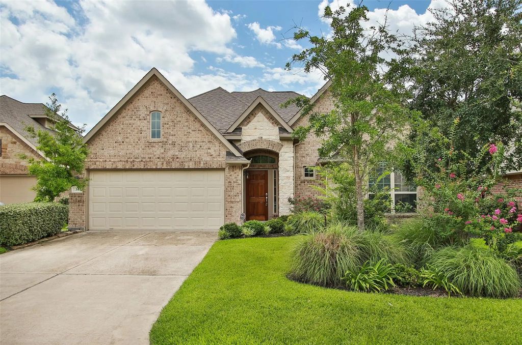 34 Estherwood Place, The Woodlands