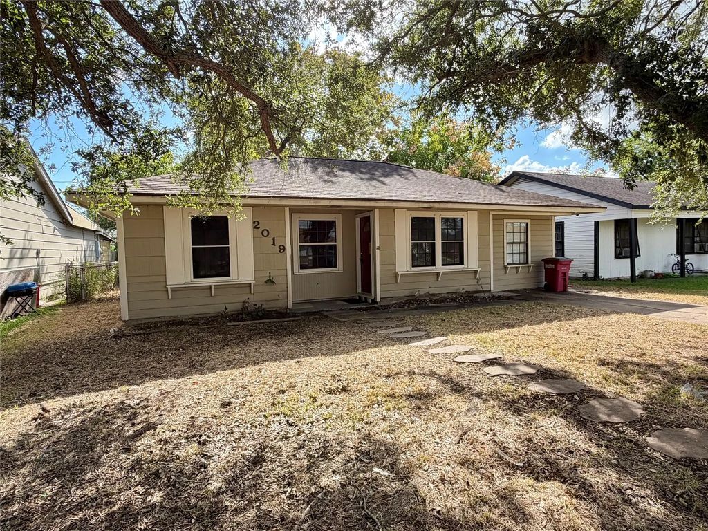 2019 N Avenue H, Freeport