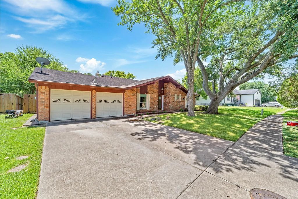 5123 Shady Oaks Lane, Friendswood