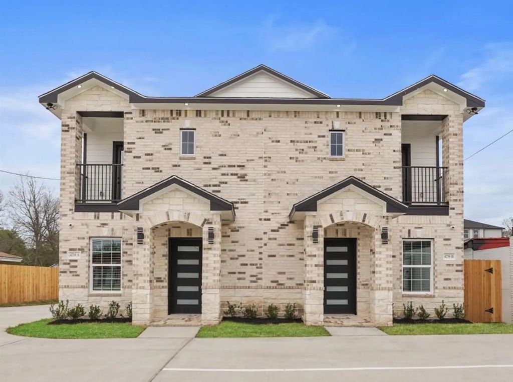 4739 Reed Road B, Houston