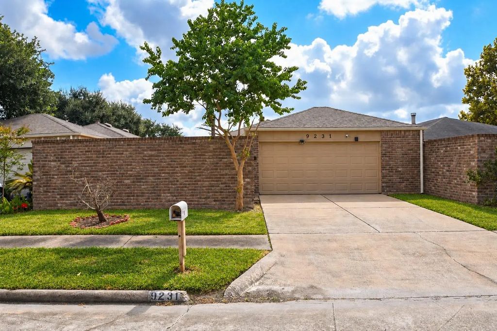 9231 Homeland Drive, Houston