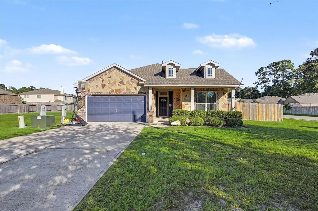 1635 Waukegan Road, Conroe