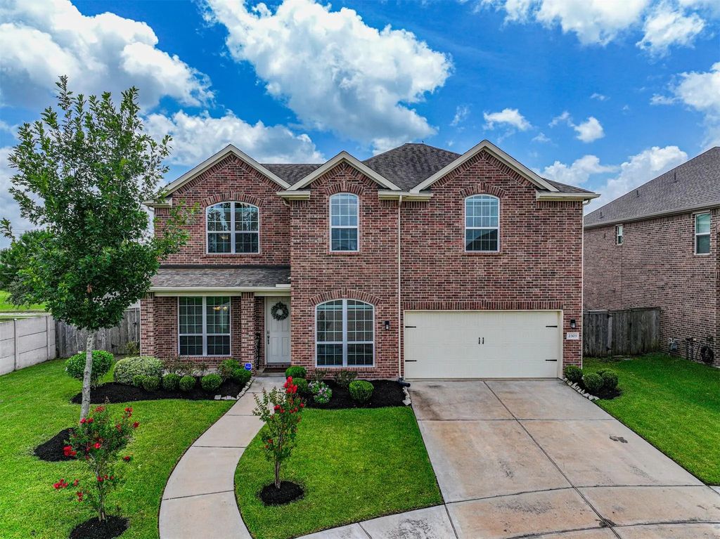 2303 Rosehill Garden Trail, Pearland