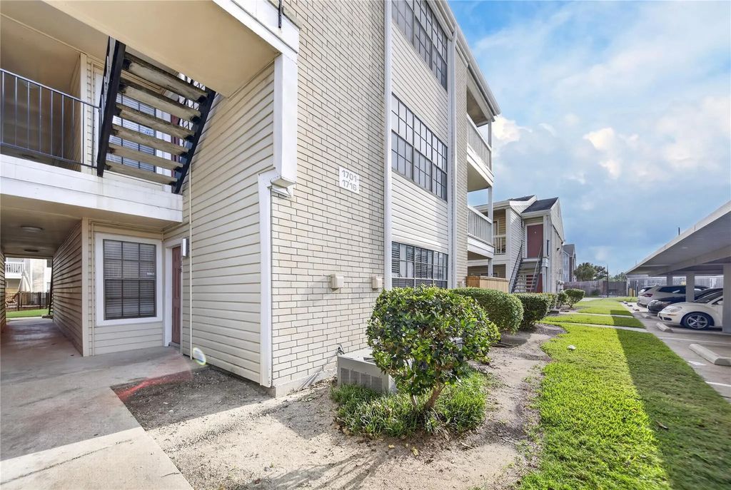 2750 Holly Hall Street 1706, Houston