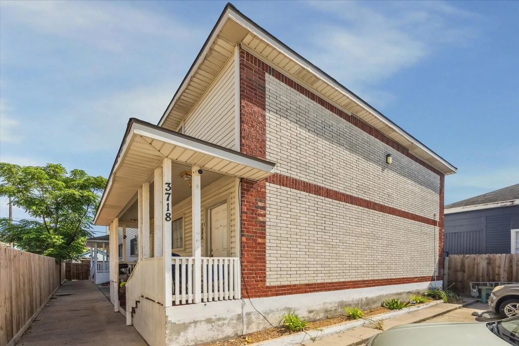 3718 Sealy Street, Galveston
