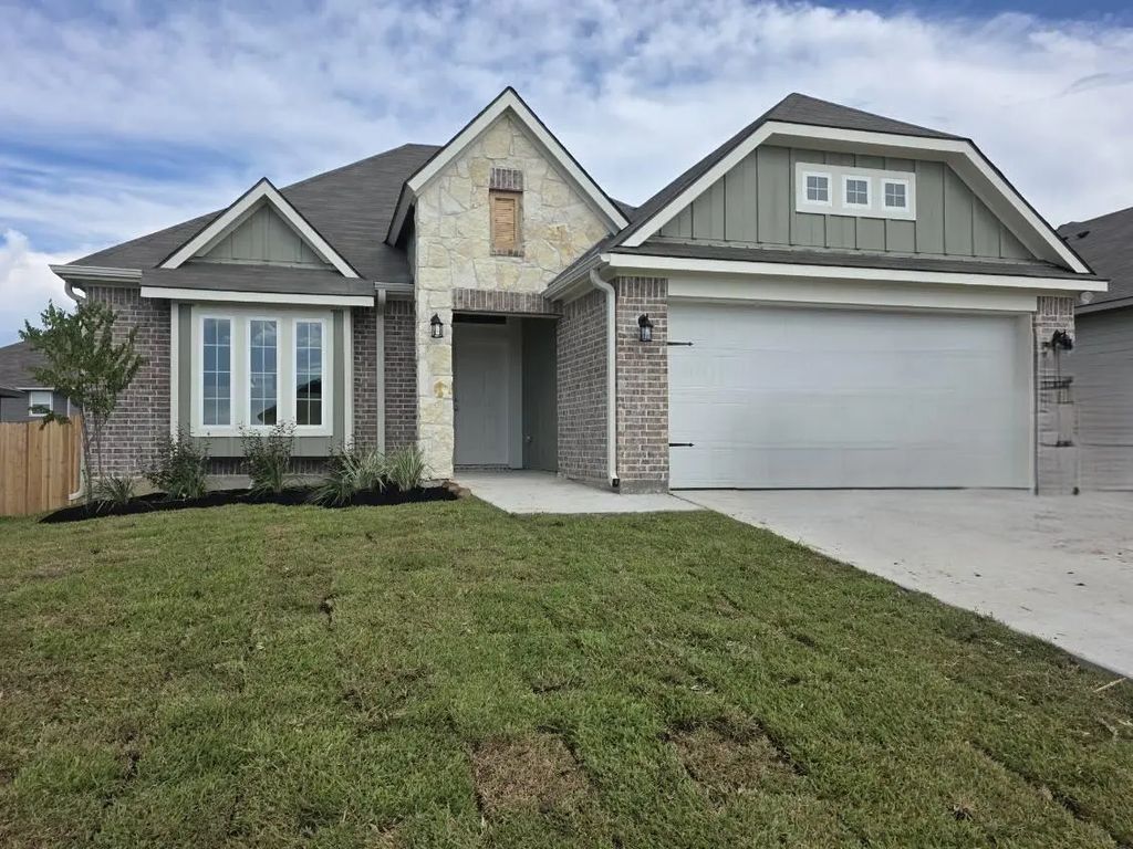 1499 Lake Ridge Drive, Brenham