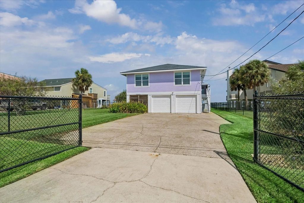 9920 Airways Lane, Galveston