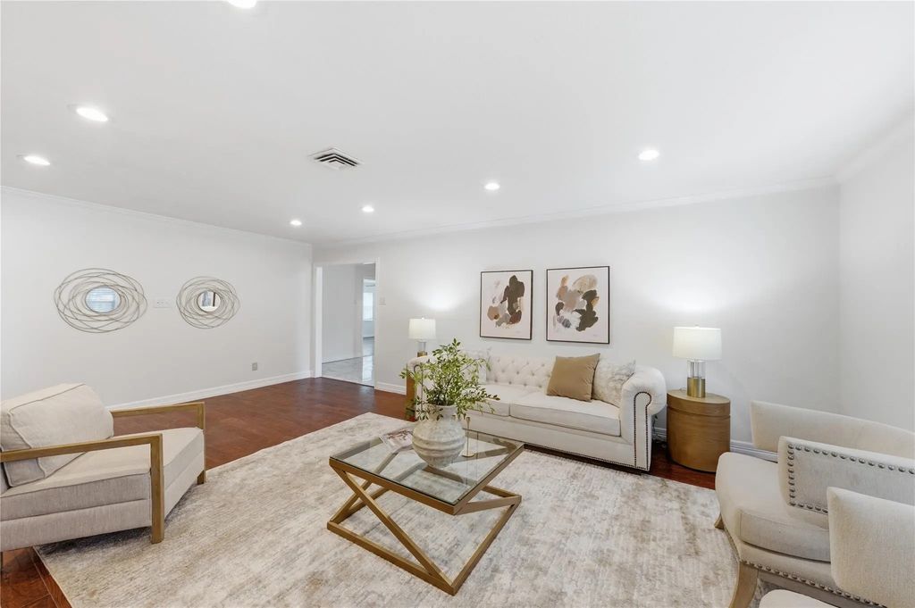211 Faust Lane, Houston