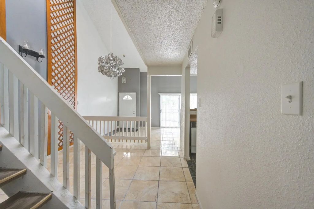 13004 Greenway Chase Court 13004, Houston