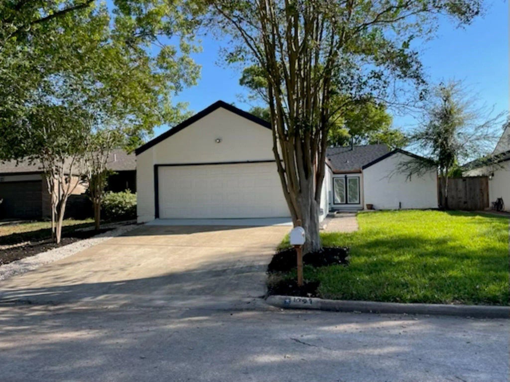 1383 Beaujolais Lane, Houston