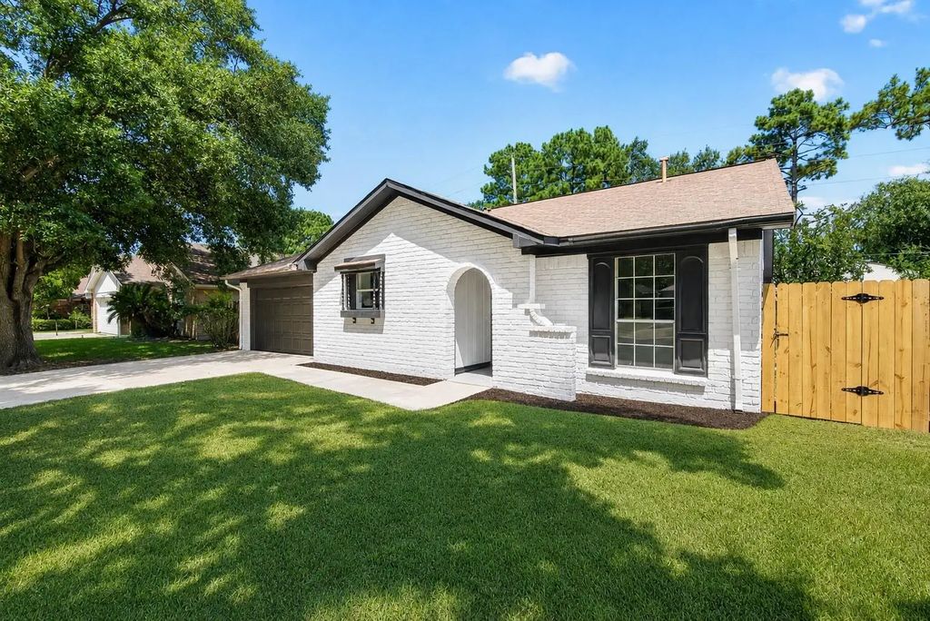 13814 Bella Drive, Cypress