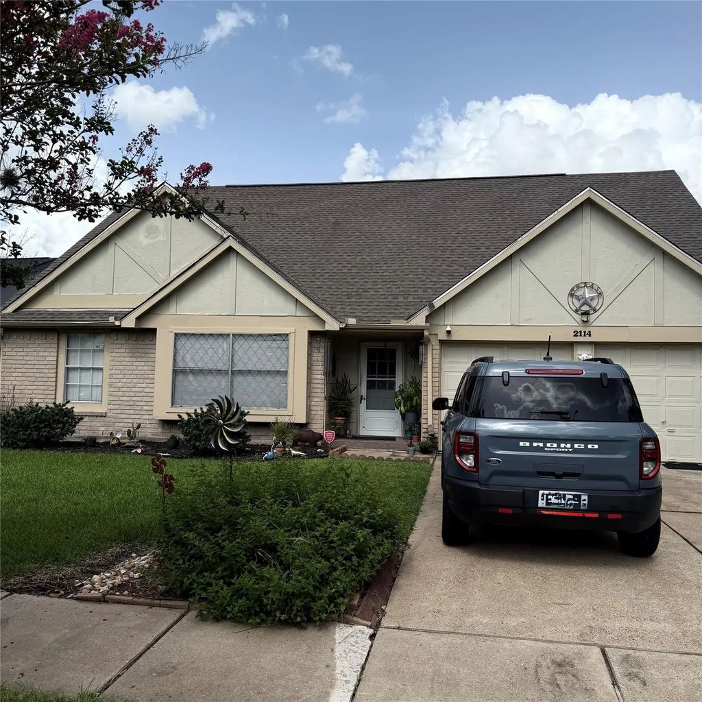 2114 Fountain Drive, Sugar Land