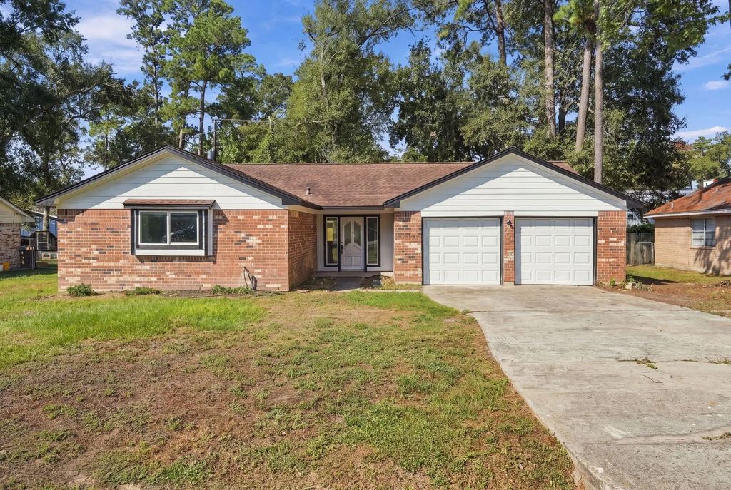 1704 S 1st Street, Conroe