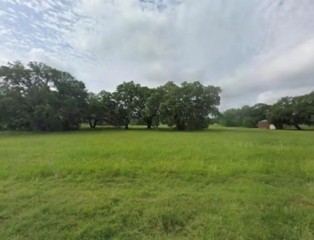 437 Springfield Trail, Angleton