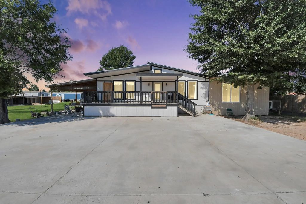 425 County Road 5006, Cleveland