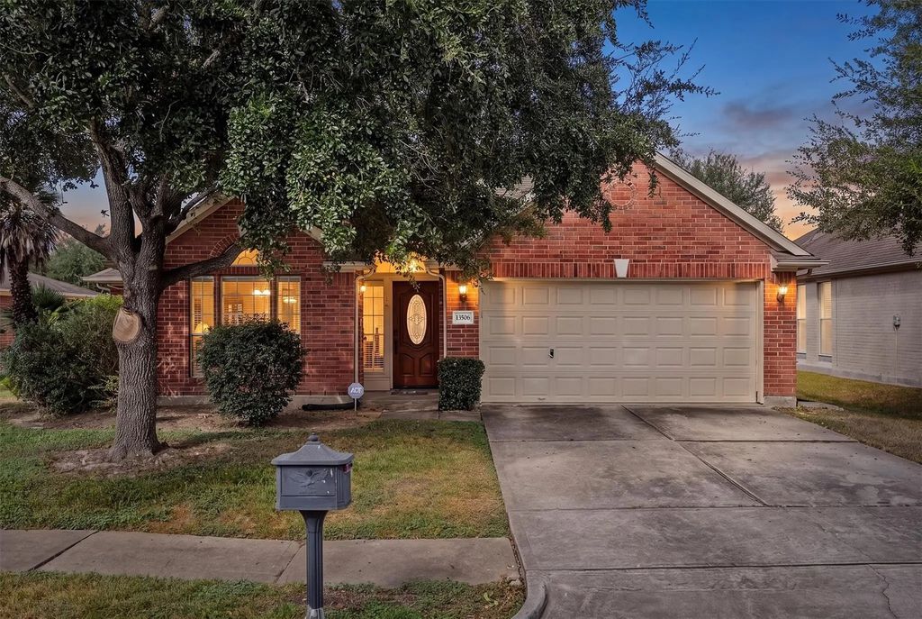 13506 Wesley Oaks Drive, Houston