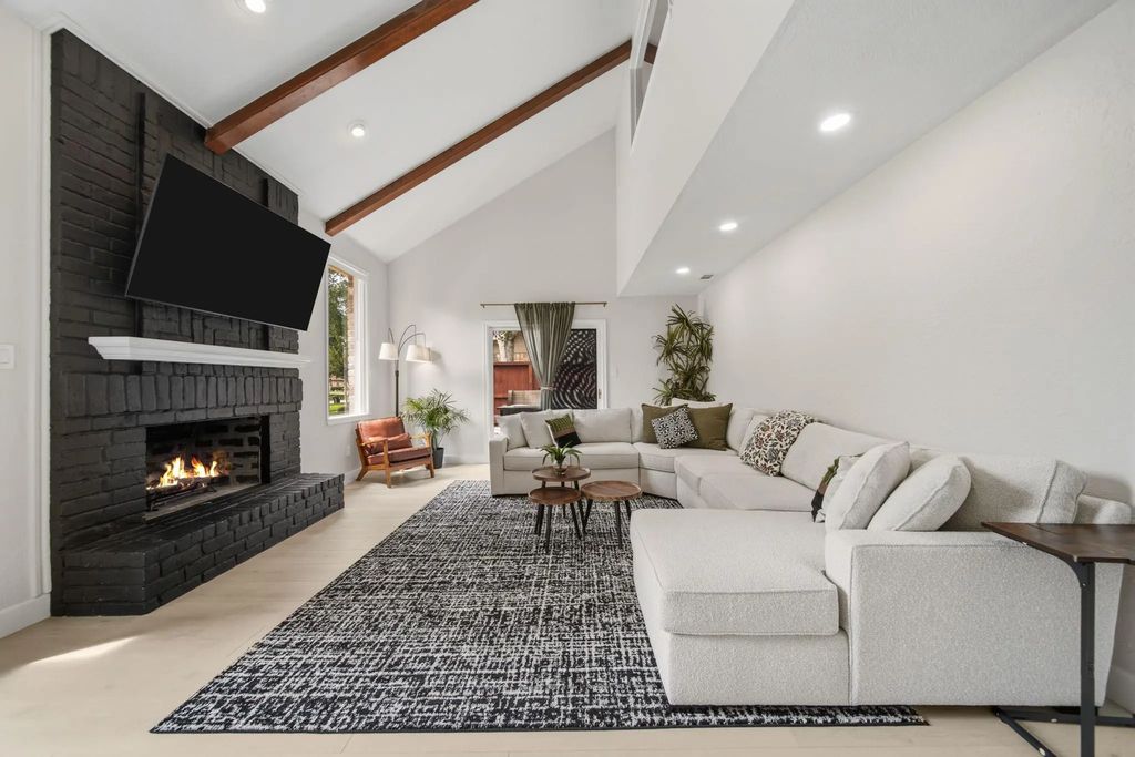 3815 W Valley Drive, Missouri City