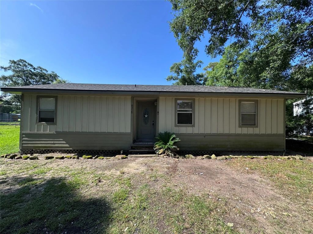 8458 Wingfield Drive, Lumberton