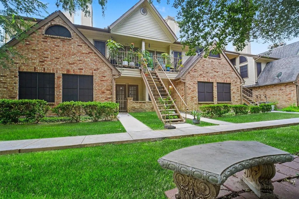 2425 Holly Hall Street 139, Houston