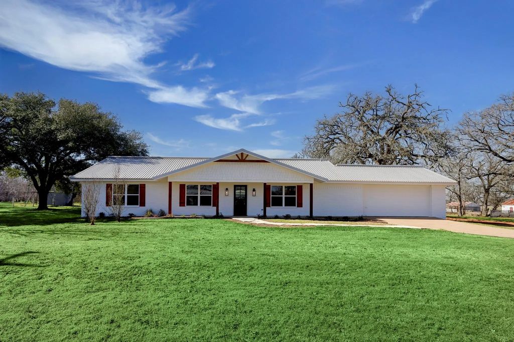 453 Centennial Street, Carmine