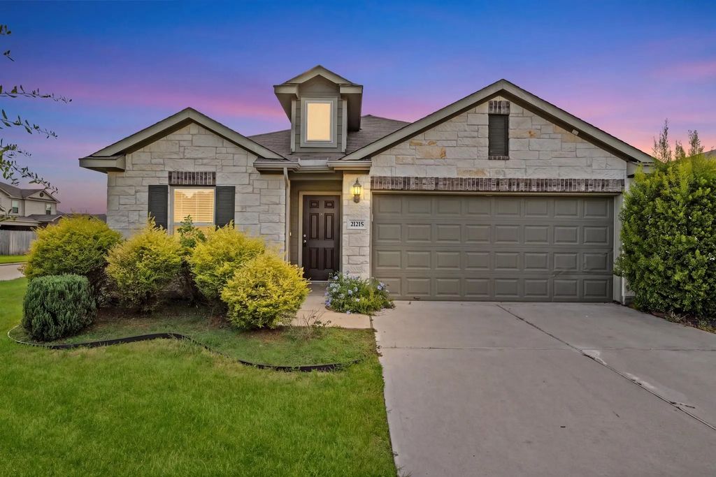 21215 Trumpet Lily Trail, Tomball