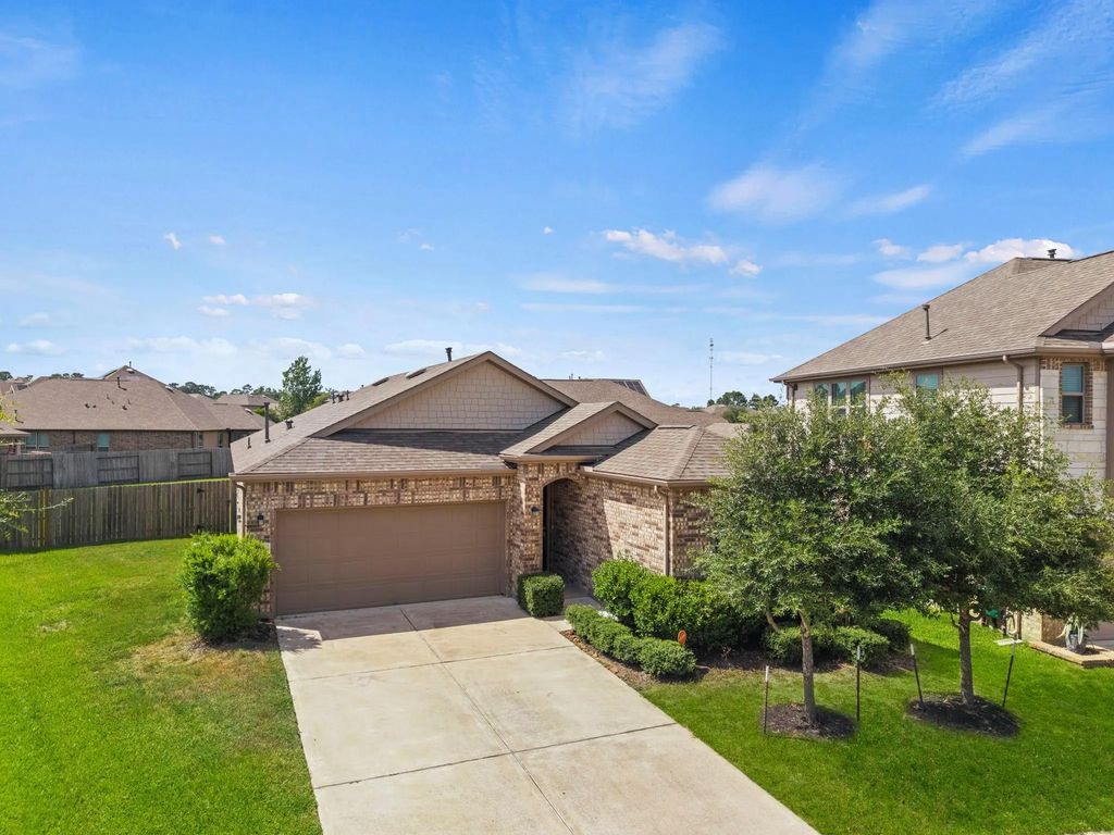 8908 Bear Mountain Court, Magnolia