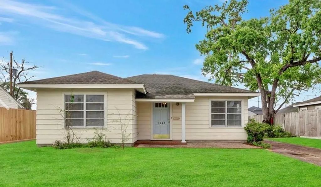 1343 Gardenia Drive, Houston