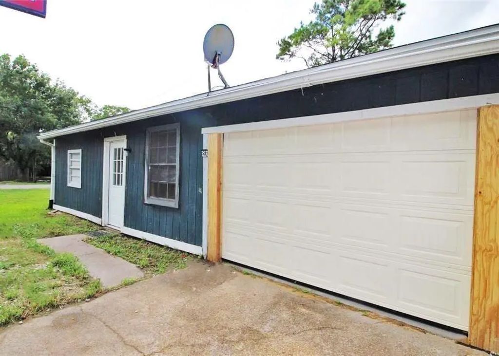 2460 W Shane Street 2, Alvin
