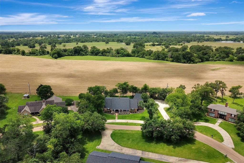 925 Standley Road, Madisonville