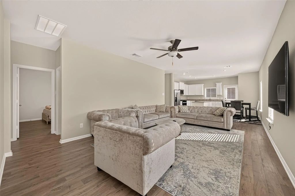 6402 Autumn Equinox Drive, Houston