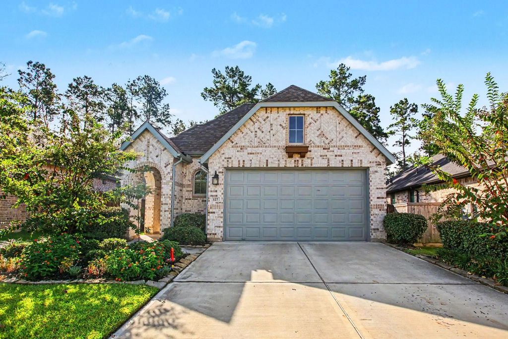127 Lukewood Circle, Willis