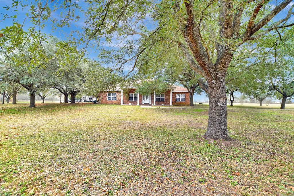9310 S Business 6, Navasota
