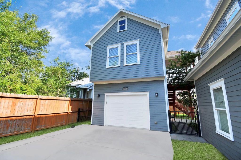 9022 Topaz Street A, Houston