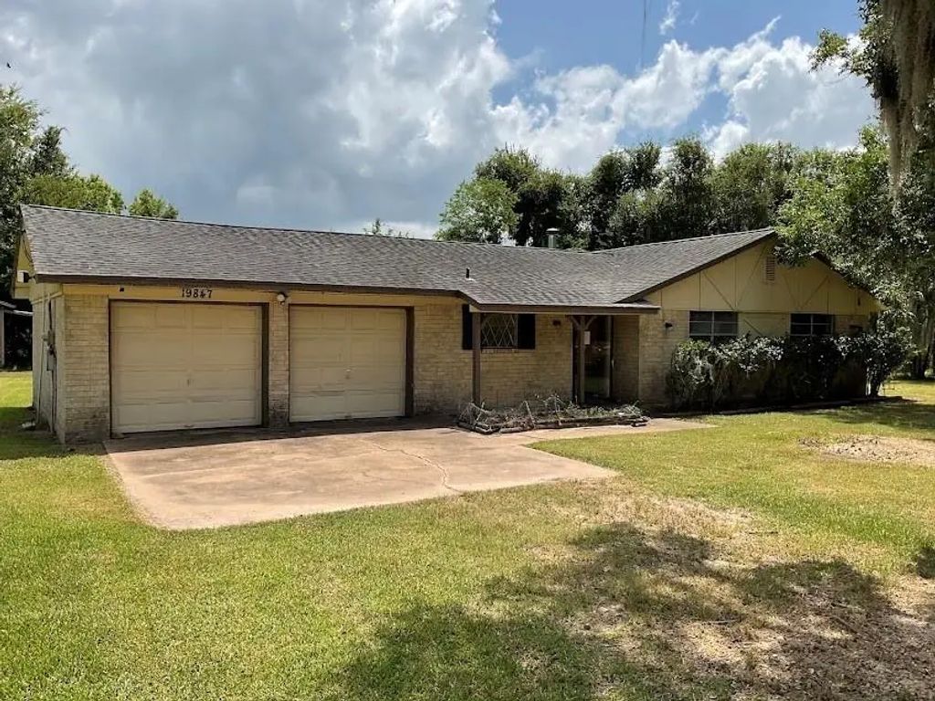 19847 County Road 319, Brazoria